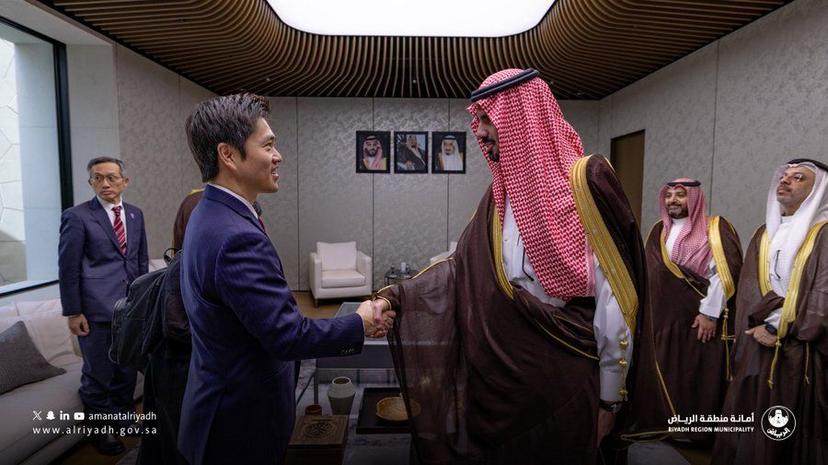 His Royal Highness the Mayor of Riyadh, Prince Dr. Faisal bin Ayyaf, met with Mr. Hirofumi Yoshimura, Governor of Osaka Prefecture, and Mr. Hideyuki Yokoyama, Mayor of Osaka City, during his official visit to Japan. His Royal Highness the Mayor of Riyadh, Prince Dr. Faisal bin Ayyaf, met with Mr. Hirofumi Yoshimura, Governor of Osaka Prefecture, and Mr. Hideyuki Yokoyama, Mayor of Osaka City, during his official visit to Japan.