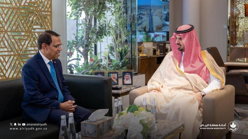 His Highness Prince Dr. Faisal bin Ayyaf, Mayor of Riyadh Region, receives H.E. Ahmed Sareer, Ambassador Extraordinary and Plenipotentiary of the Republic of Maldives to the Kingdom. His Highness Prince Dr. Faisal bin Ayyaf, Mayor of Riyadh Region, receives H.E. Ahmed Sareer, Ambassador Extraordinary and Plenipotentiary of the Republic of Maldives to the Kingdom.