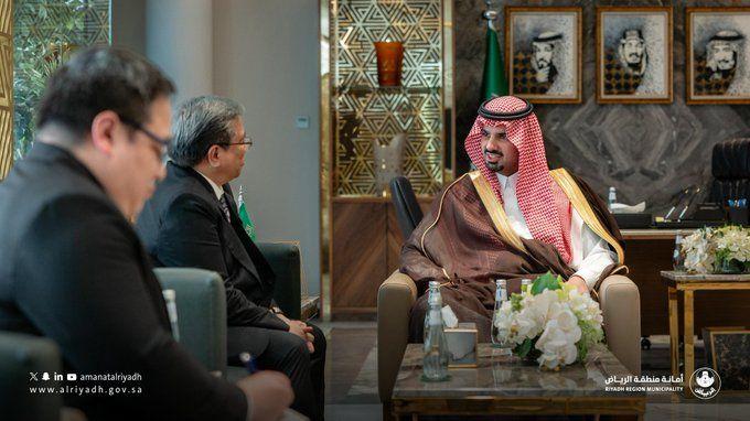 His Highness Prince Dr. Faisal bin Ayyaf, Mayor of Riyadh Region, receives H.E. Ahmed Sareer, Ambassador Extraordinary and Plenipotentiary of the Republic of Maldives to the Kingdom. His Highness Prince Dr. Faisal bin Ayyaf, Mayor of Riyadh Region, receives H.E. Ahmed Sareer, Ambassador Extraordinary and Plenipotentiary of the Republic of Maldives to the Kingdom.
