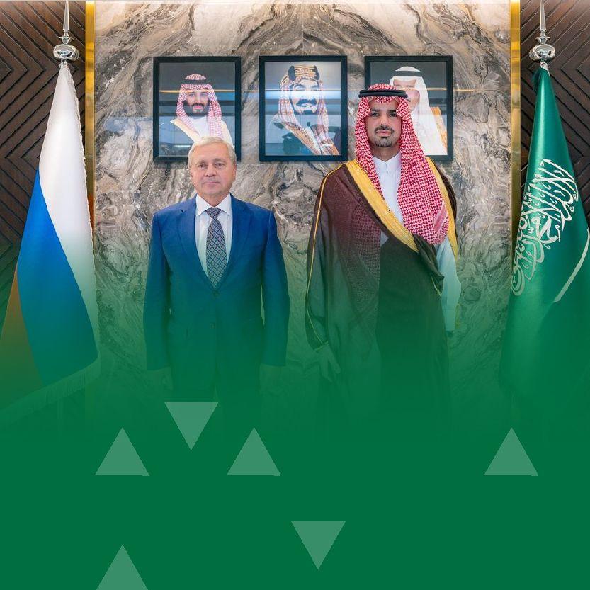 الأمير د. فيصل بن عيّاف أمين الرياض يلتقي وزير حكومة موسكو رئيس العلاقات الاقتصادية والدولية الخارجية